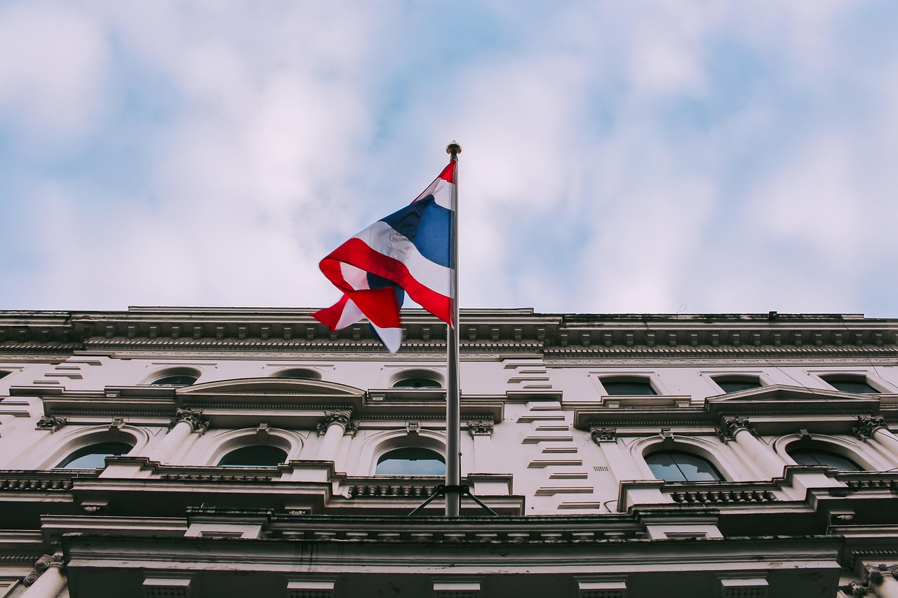 flag, thai, sky, architecture, british flag, palace, building, builing, travel, europe, city, place, nature, history, places of interest, london, house, old, united kingdom, ancient, light